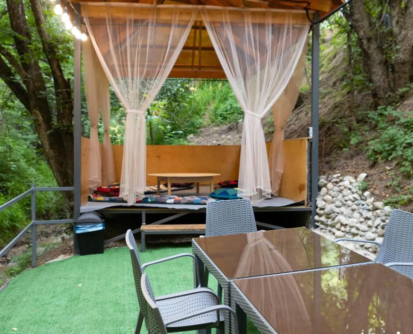 Parque de vacaciones Hotel Ecopark Tobe Almatý Kazajstán